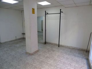 Local comercial en alquiler en Vilapicina i la Torre Llobeta en Barcelona
