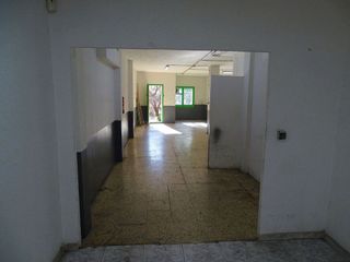 Local comercial en alquiler en Vilapicina i la Torre Llobeta en Barcelona