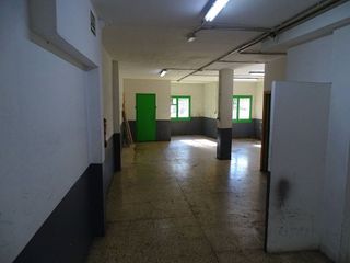 Local comercial en alquiler en Vilapicina i la Torre Llobeta en Barcelona