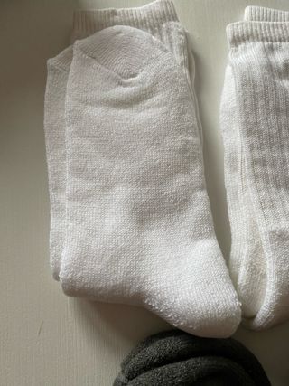 Calcetines blancos y azules 6€ todos.  Talla 37/38