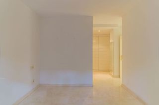 Piso en venta en Bola de Oro - Serrallo en Granada