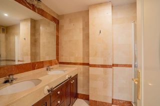 Piso en venta en Bola de Oro - Serrallo en Granada