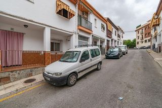 Casa adosada en venta en Zubia (La)