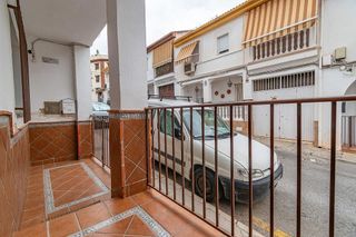 Casa adosada en venta en Zubia (La)