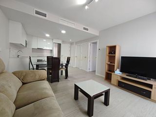 Piso en alquiler en Parque Mediterráneo - Santa Paula en Málaga