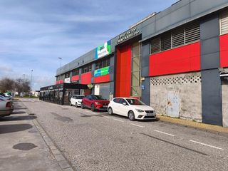 Local comercial en alquiler en La Paz en Alcalá de Guadaira