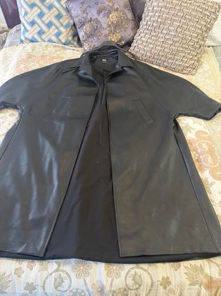Abrigo efecto piel ZARA Oversize Talla S