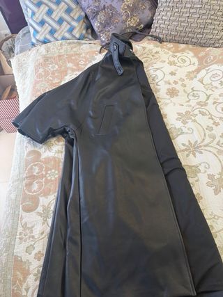 Abrigo efecto piel ZARA Oversize Talla S