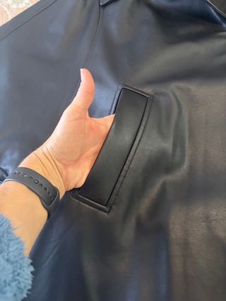 Abrigo efecto piel ZARA Oversize Talla S