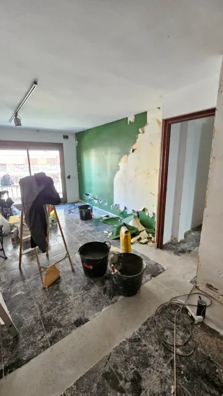 Oficial de primera para reformas