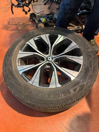 Llanta Renault Captur R17 215/60H Continental