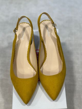 Zapatos de tacón Graceland color mostaza