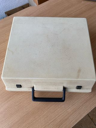 Máquina de escribir Olympia Traveller de Luxe