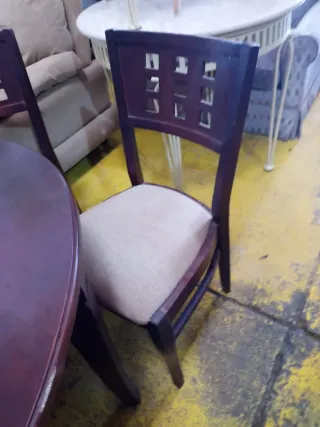 Mesa de comedor y 6 sillas