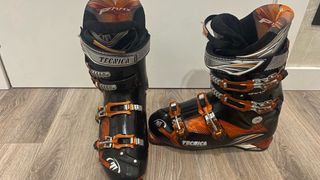Botas de Ski Tecnica 28.5 (43-43.5)