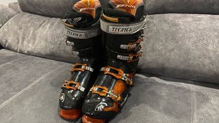 Botas de Ski Tecnica 28.5 (43-43.5)