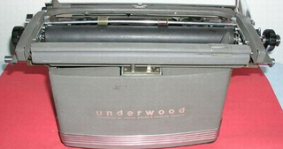 Máquina de escribir Underwood antigua