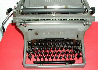 Máquina de escribir Underwood antigua