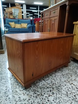 ARCÓN DE MADERA RÚSTICA