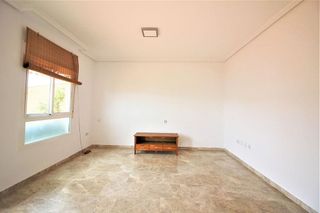 Ático en alquiler en San Luis en Almería