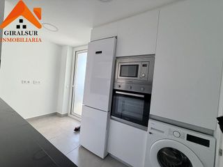 Piso en alquiler en Colores - Entreparques en Sevilla