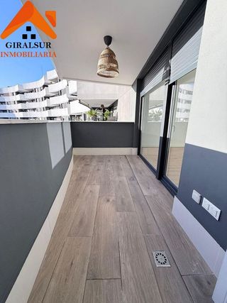 Piso en alquiler en Colores - Entreparques en Sevilla