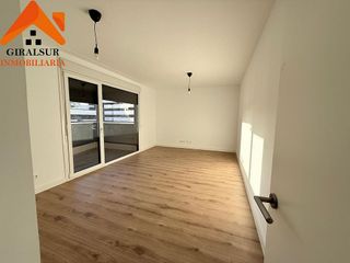 Piso en alquiler en Colores - Entreparques en Sevilla