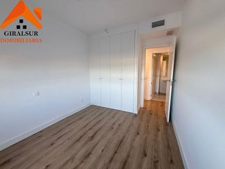 Piso en alquiler en Colores - Entreparques en Sevilla