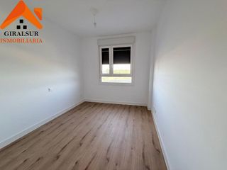 Piso en alquiler en Colores - Entreparques en Sevilla