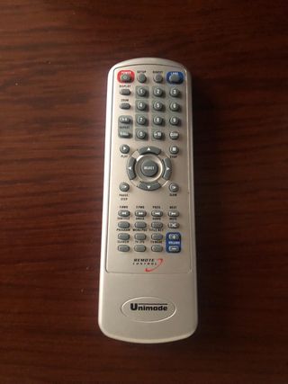Lector DVD Unimade Carga Superior con mando