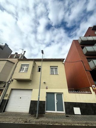 Casa adosada en venta en Catalunya - Fontetes en Cerdanyola del Vallès