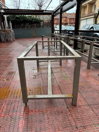 Supporto da tavolo in ferro laccato. 180x80