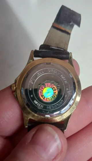 Reloj Medal Quartz Vintage Holograma