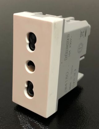 OMNIALUXSTORE BTICINO MATIXGO PRESA JW4180 10PEZZI