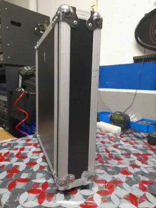 Caja para etapa de potencia IMG Stage Line