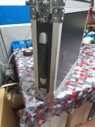 Caja para etapa de potencia IMG Stage Line