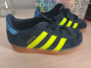 Zapatillas Adidas Gazelle Azul y Amarillo