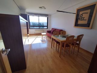 Piso en alquiler en San Isidro - Los Almendros en Alcalá de Henares