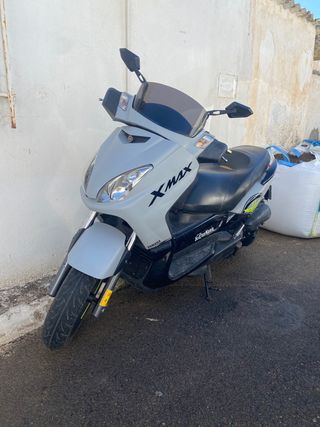 Yamaha XMAX 125 Scooter