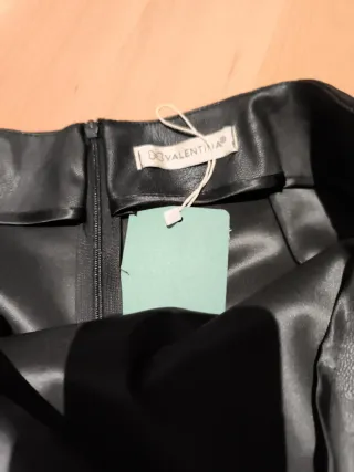 Falda Valentina negra drapeada