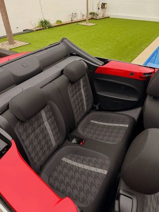 Volkswagen Beetle Cabrio 2.0 TDI 110cv (2017)