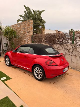 Volkswagen Beetle Cabrio 2.0 TDI 110cv (2017)