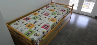 Cama individual 90 x 1,90 cm con cajones.