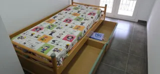 Cama individual 90 x 1,90 cm con cajones.
