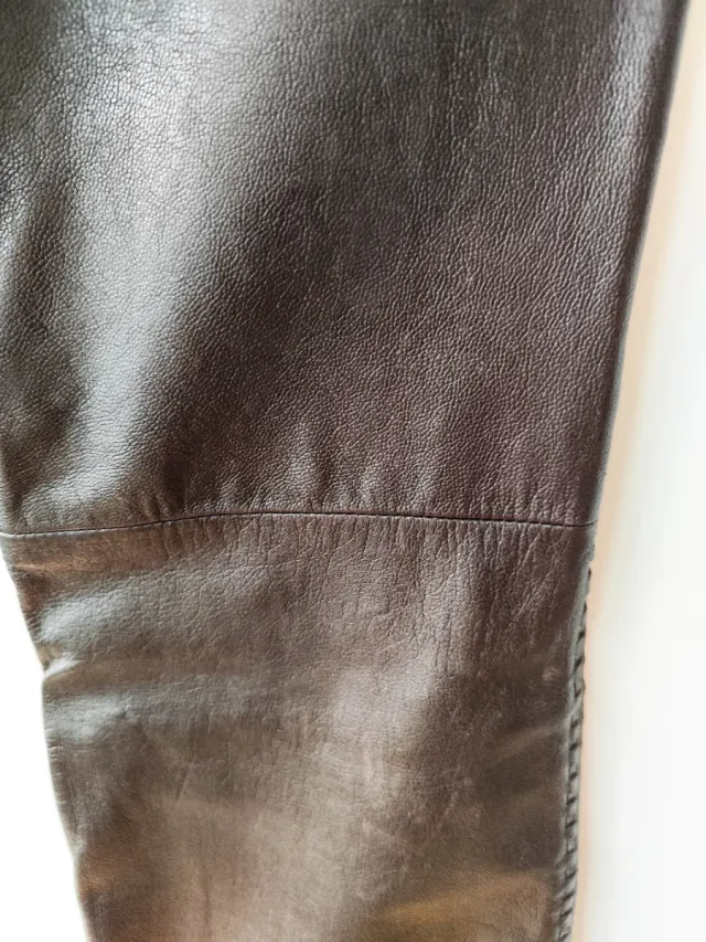 Pantalón Cuero Marrón Chocolate Mango