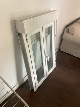 Ventana pvc blanca oscilobatiente con persiana