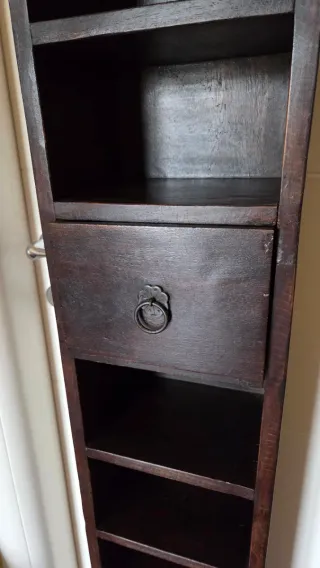 Porta CD in legno scuro