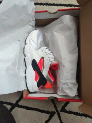 Nike Air Huarache Rojas y Blancas