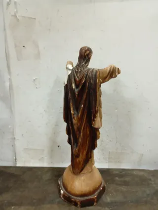LIQUIDACIÓN Figura de Jesús de estuco