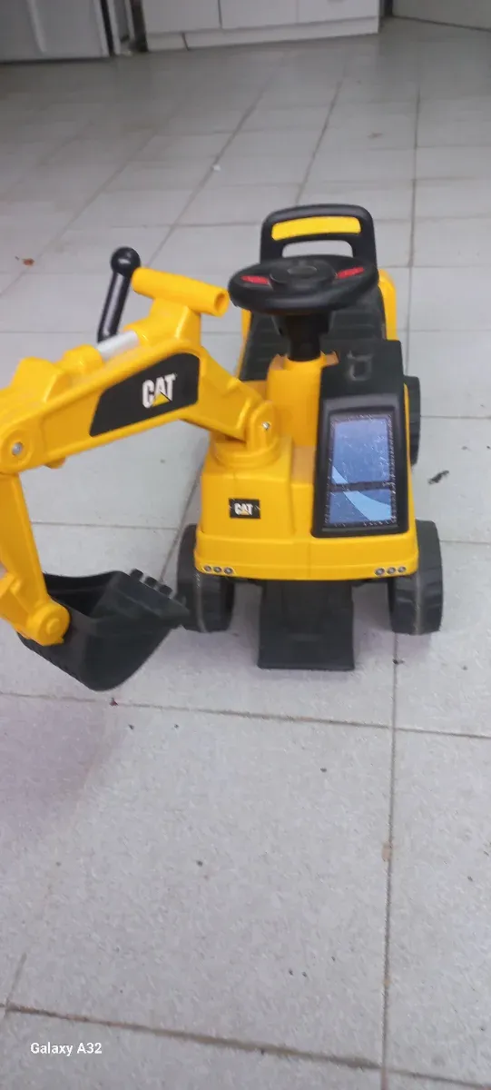 Excavadora infantil CAT